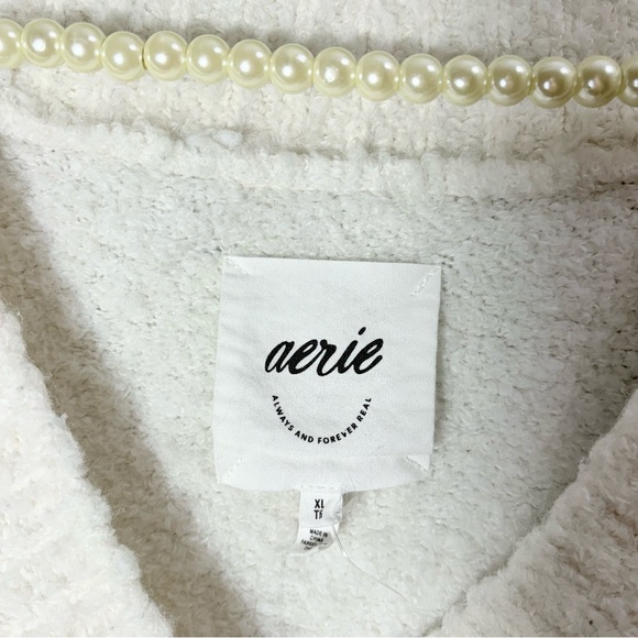 Aerie Women's V-Neck Sweater in White - Picture 2 of 3
